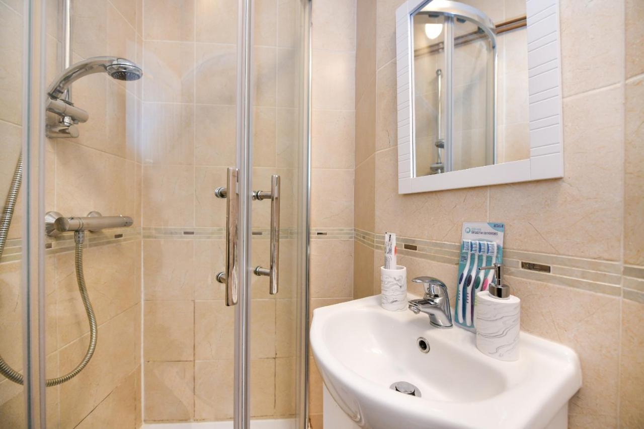 Beautiful Accommodation Near Reading City Centre 객실 사진